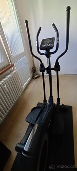 Eliptický trenažér HouseFit Motio 80 - 2