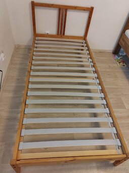 Postel s roštem a matrací - 2