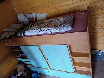Vyvýšená postel s úložným prostorem - 2