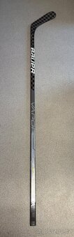 Nová hokejka Bauer Hyperlite-NHL-Panarin - 2