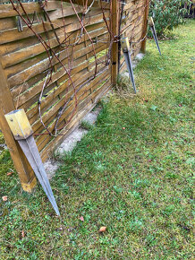 Pozink patky na ukotvení trámů do země - 2