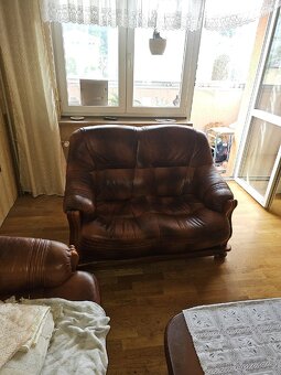 Dvojsedačka z pravé kůže + komoda z masivu - 2