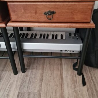 Postele s matrací (180/200) + 2 noční stolky – Kompletní lož - 2