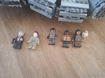 Lego Star wars 75105 millenium falcon - 2