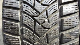 Zimní pneu 205/55/16 Dunlop - 2