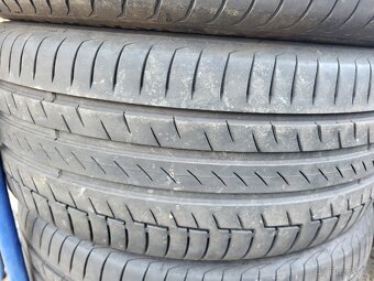 235 50 19" Continental - 2