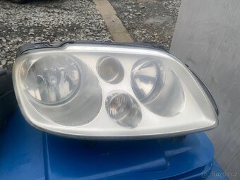 Světla VW Touran 2003-3006 - 2