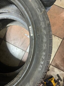 235/45 R18 - 2