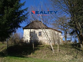 Prodej rodinného domu k rekonstrukci v obci Mikuleč - 2