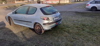 Peugeot 206 1,1 benzin - na díly jde i přihlásit s TP - 2