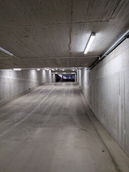 Pronájem parkovacího místa v garáži - Praha Holešovice - 2