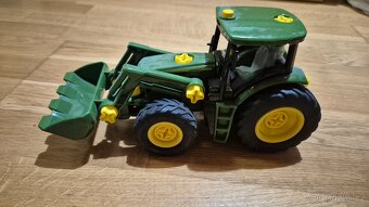 Skládací - šroubovací traktor John Deere - 2