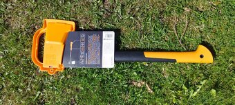 FISKARS X17 ŠTÍPACÍ SEKERA NA DŘEVO Fiskars X17 M - 2