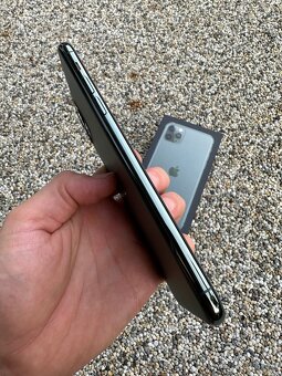 iPhone 11 pro max - baterie 100% - 2