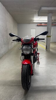 Ducati Monster 796 - 2