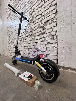 Nová elektrokoloběžka iENYRID M8 - 2