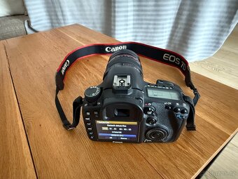 Canon EOS 7D plus příslušenství - 2