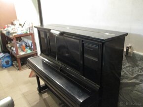 Koncertní pianino značky PETROF - 2