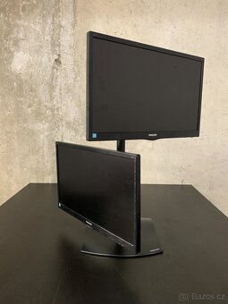 2x 22" LCD Philips FullHD včetně stojanu - 2
