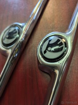 Škoda 1000 MB- lišty na přední čelo - 2