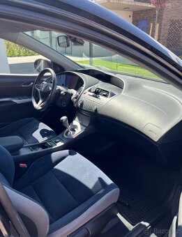HONDA CIVIC 2.2 i-DTEC ,2008 Cena: 75 000 Kč - 2