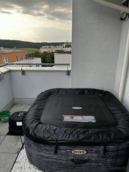 Vířivka Intex 28450 PureSpa Greystone Deluxe slaná voda WiFi - 2