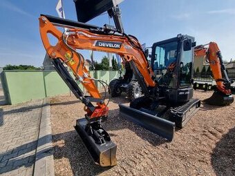 Minirypadlo Develon DX35-7 - 2