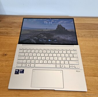 ASUS Zenbook 14 - i7, 32GB, 1TB, OLED, dotyk, záruka 3/2028 - 2