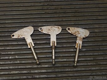 Nepoužitý klíček PAL Bošák Čz DELUXE 125 175 250 450 453 455 - 2