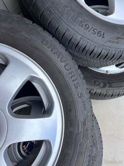 ŠKODA OCTAVIA 5x100 195/65 R15“ letni pneu vzorek cca 6,5mm - 2