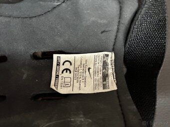 Chrániče holení Nike - 2