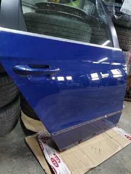 VW Passat B6 combi modrá LC5E PZ dveře - 2