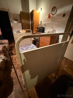 Stará dětská postel - 2