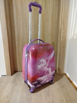 Dívčí kufr - 2
