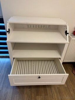 Přebalovací stůl / komoda bílá SUNDVIK - 2