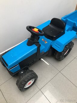 Dětský šlapací traktor s vlečkou Smoby - 2
