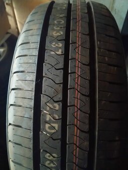 215/60 R17C dodávkové letné. - 2
