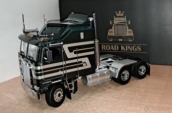 Model kamionu KENWORTH K100 1976, 1:18 - 2