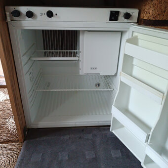 Lednice do karavanu nebo chaty Dometic 80l - 2
