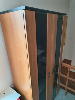ZDARMA za odvoz skříně, stůl, kontejnery se šuplíky - 2