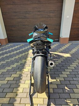 Okruhovka Suzuki GSX-R600 2011 L1 - 2