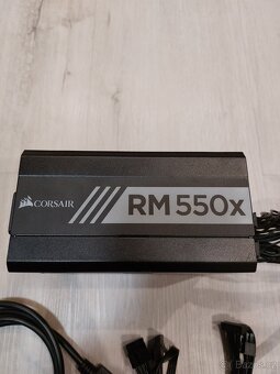 CORSAIR RM 550x -zánovní,plně modulární,GOLD - 2