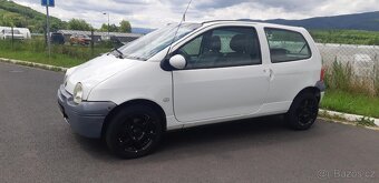 RENAULT TWINGO 1.2 rok 2003 výborný stav TOP karoserie - 2