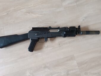 Nefunkční AK-47 Spetznag + akumulátor, nabíječka, zásobníky - 2