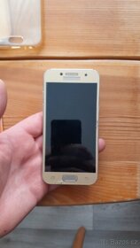 Prodam Samsung Galaxy A3 16GB - 2