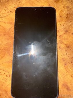 Prodám  Samsung Galaxy S23 - Poškrábaný - 2