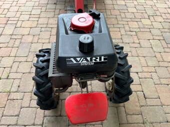 Malotraktor Vari s vozikem - 2