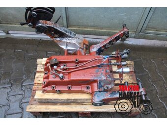 Zetor Crystal víko hydrauliky starý typ - 2