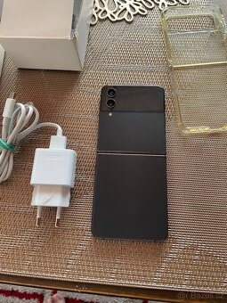 Samsung galaxy z flip 4 - 2