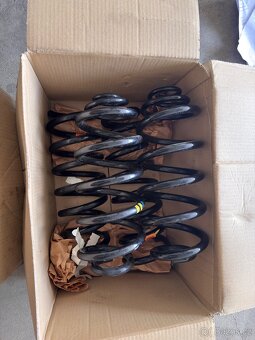 Prodám podvozek na BMW X6 a BMW 3 a ledvinky - 2